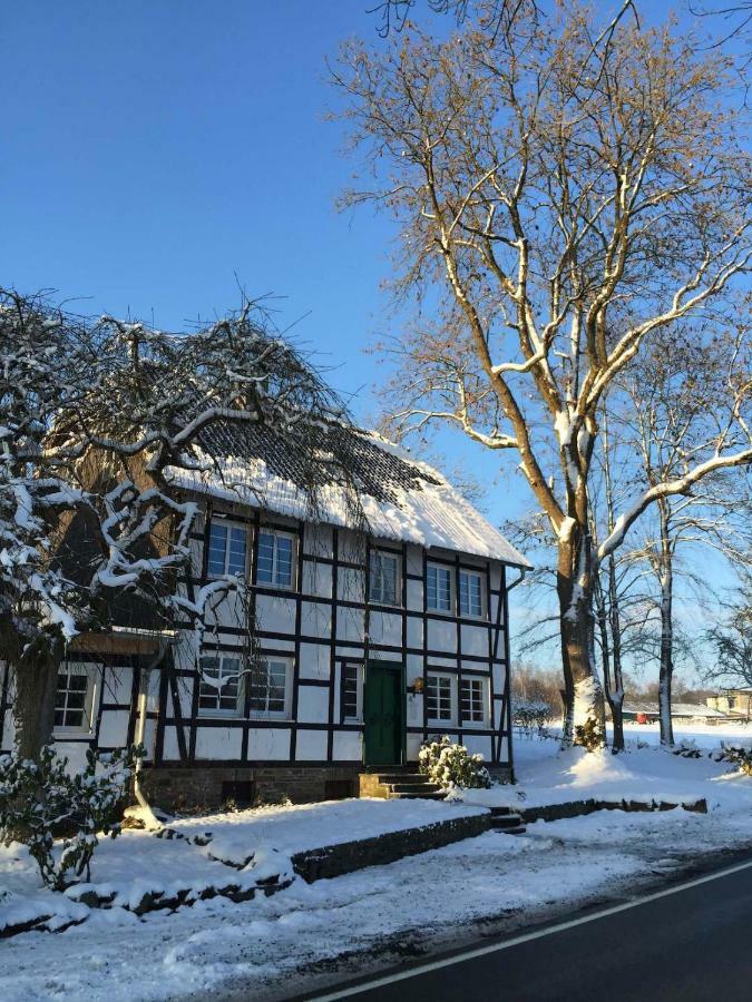 Ferienhaus Am Menzerather Weiher Monschau Buitenkant foto